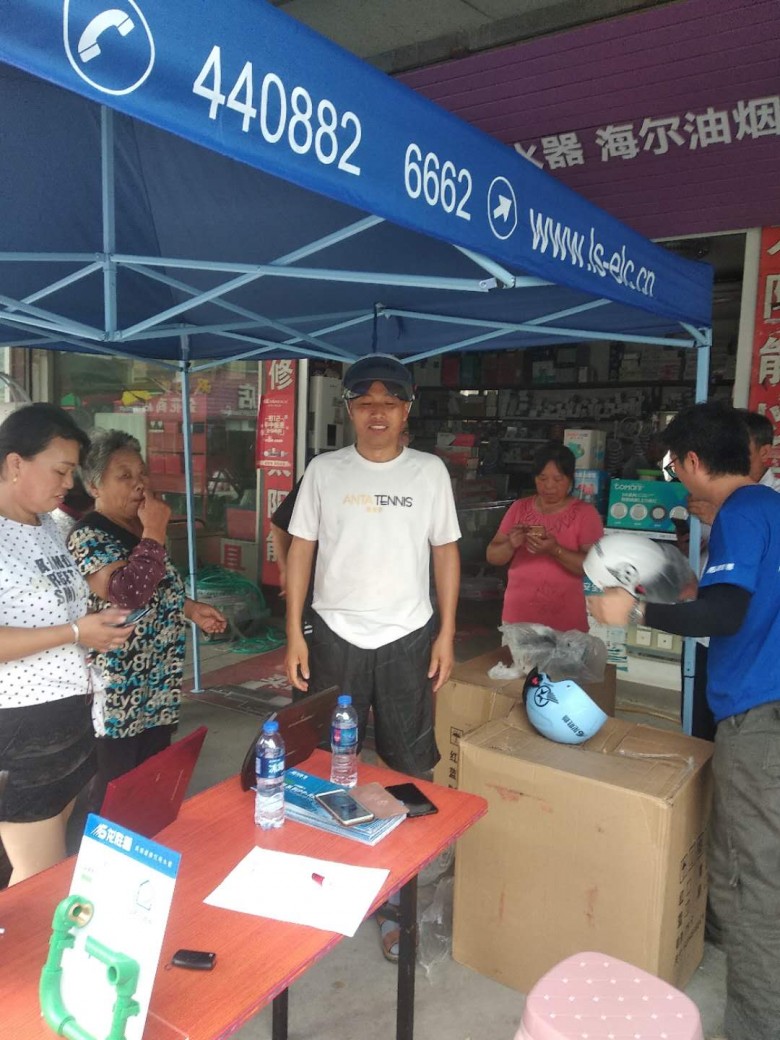 龍勝管海安運營中心助力“一盔一帶”，贈千頂安全盔以踐行社會責任