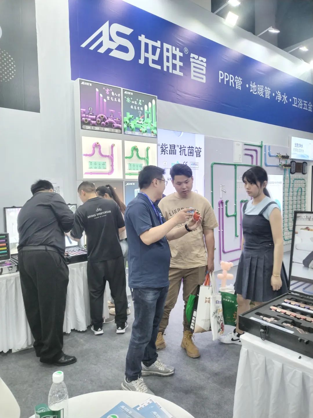 龍勝管2025成都建博會(huì):用科技重塑健康,以藝術(shù)定義未來(lái) 龍勝管2025成都建博會(huì):用科技重塑健康,以藝術(shù)定義未來(lái)